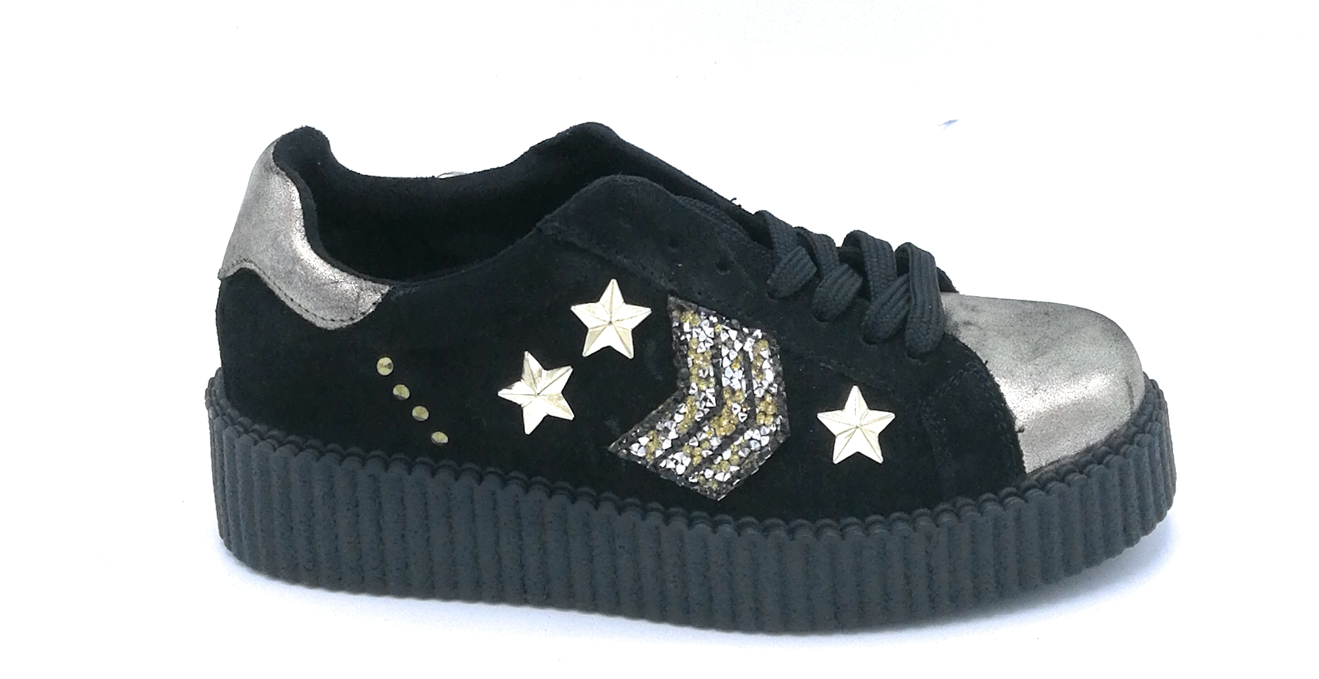 Ovyè Patty sneakers lacci zeppa in camoscio nero con accessori oro